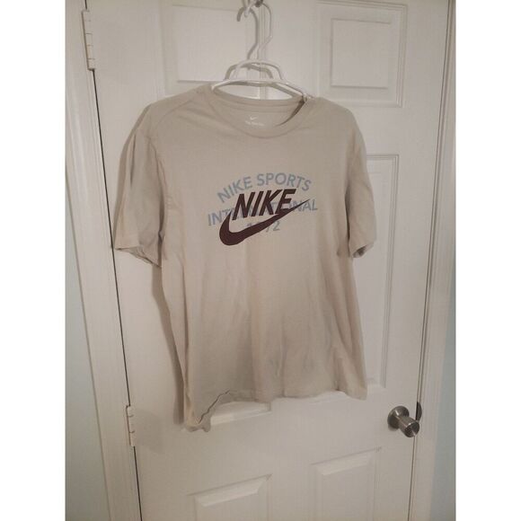 Nike tshirt size large t shirt - Picture 6 of 6
